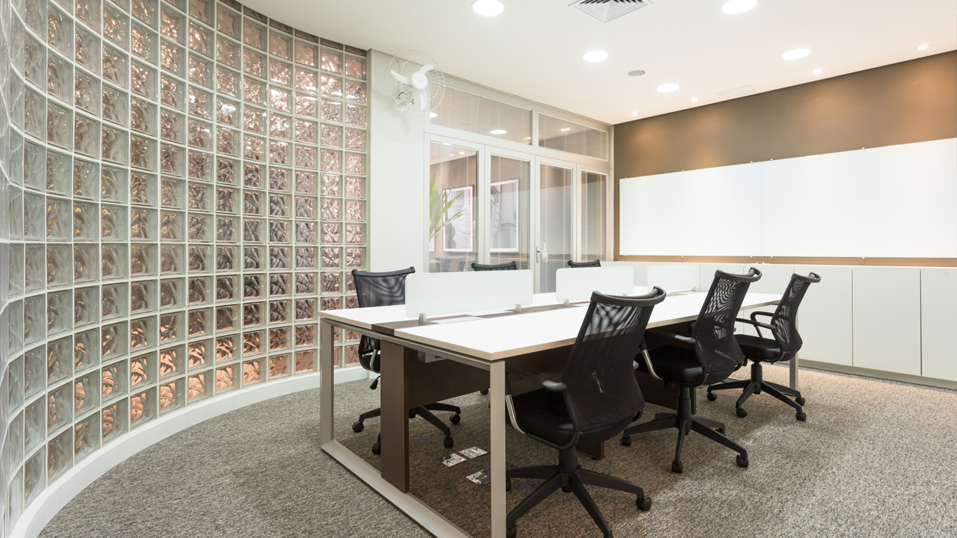 Destaque Van Moorsel Adv.